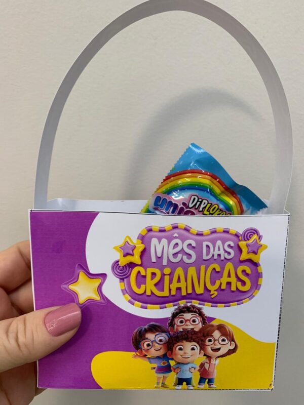Revistinha de colorir, pôster para fotos e caixinha para bombons - Image 3