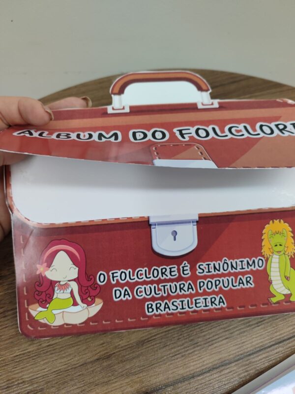 Álbum de Figurinha do Folclore